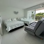 Apartamento Remodelado Con Balcon Y Cerca A Playas