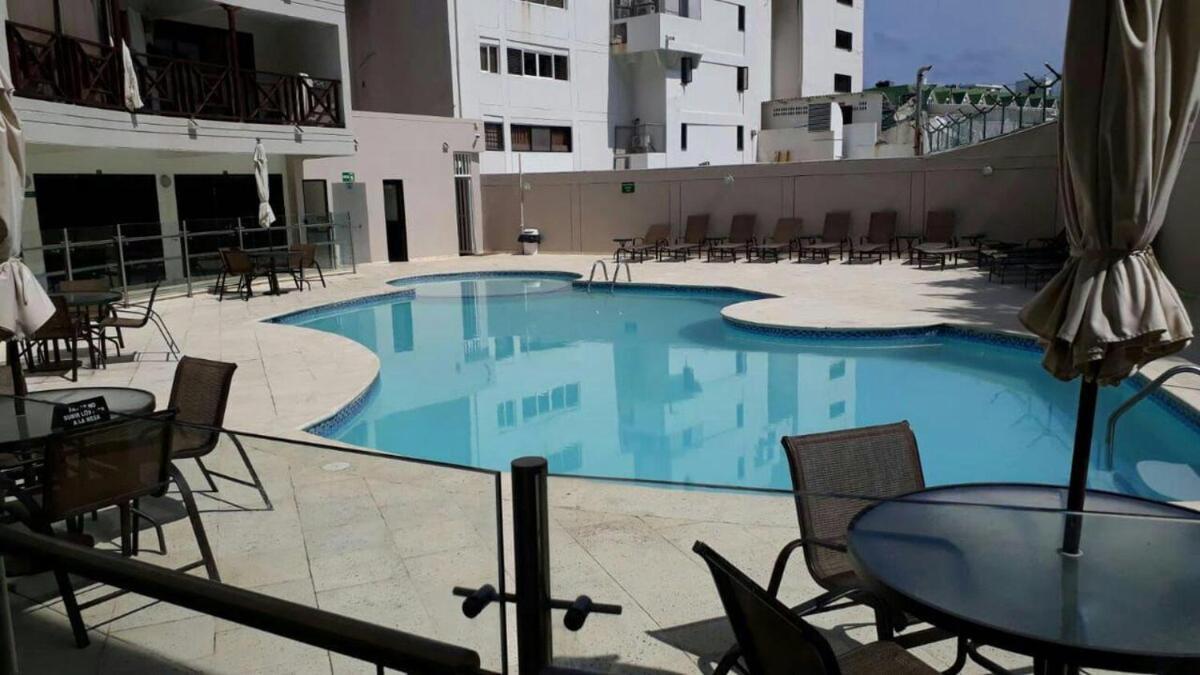 Remodelado Con Balcon Y Cerca A Playas *